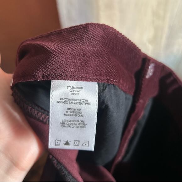 Kut from the Kloth Burgundy Plum Corduroy Cropped Trouser Pants NWT Size 2P - Picture 4 of 8